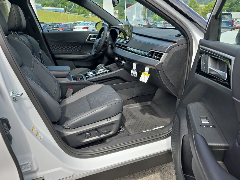 2025 Mitsubishi Outlander PHEV SEL Black Edition