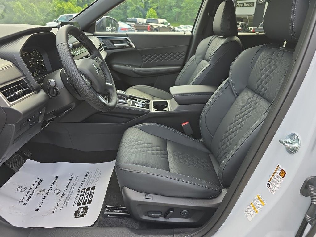 2025 Mitsubishi Outlander PHEV SEL Black Edition