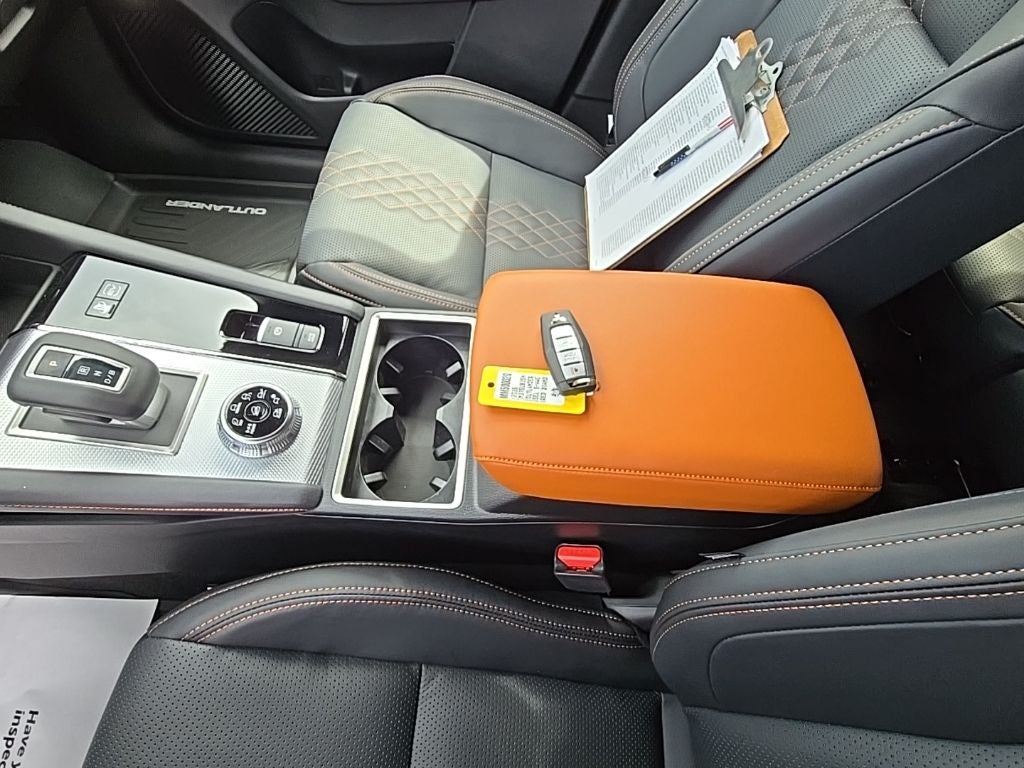 2025 Mitsubishi Outlander PHEV SEL