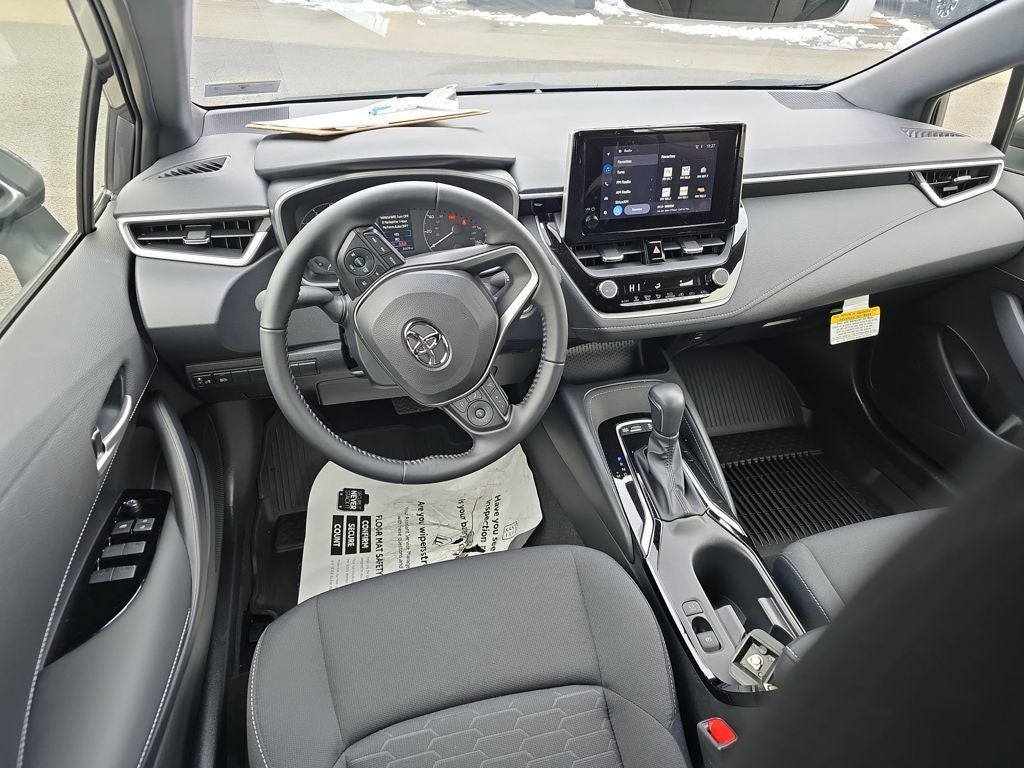 2025 Toyota Corolla Hatchback SE