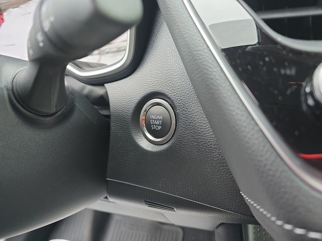 2025 Toyota Corolla Hatchback SE