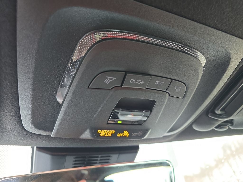 2025 Toyota Corolla Hatchback SE