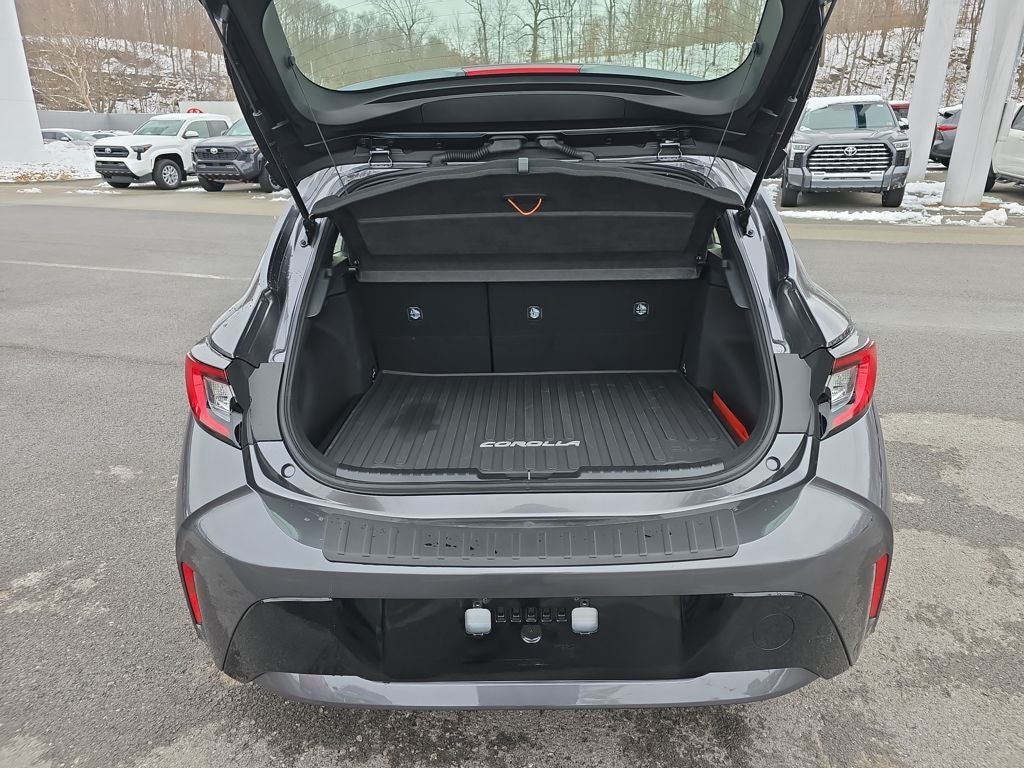 2025 Toyota Corolla Hatchback SE