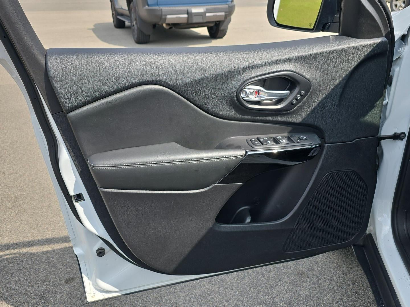 2023 Jeep Cherokee Altitude Lux