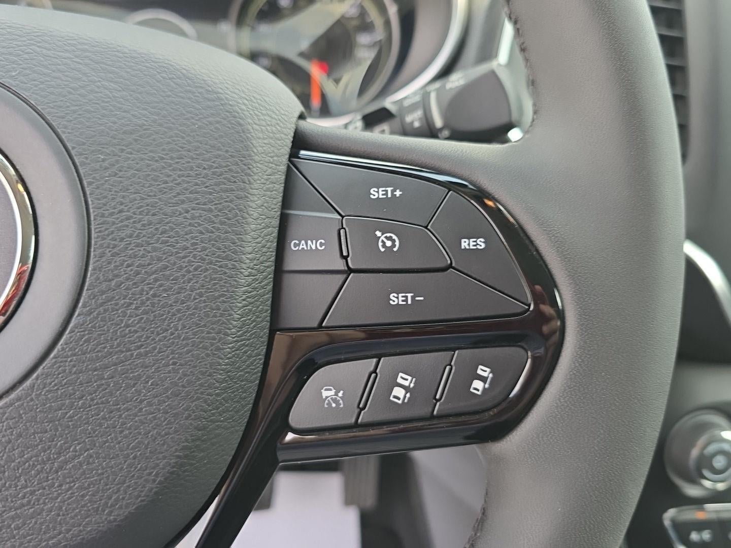 2023 Jeep Cherokee Altitude Lux