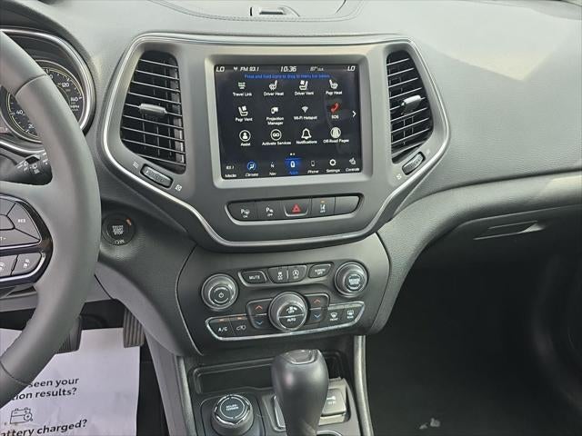 2023 Jeep Cherokee Altitude Lux