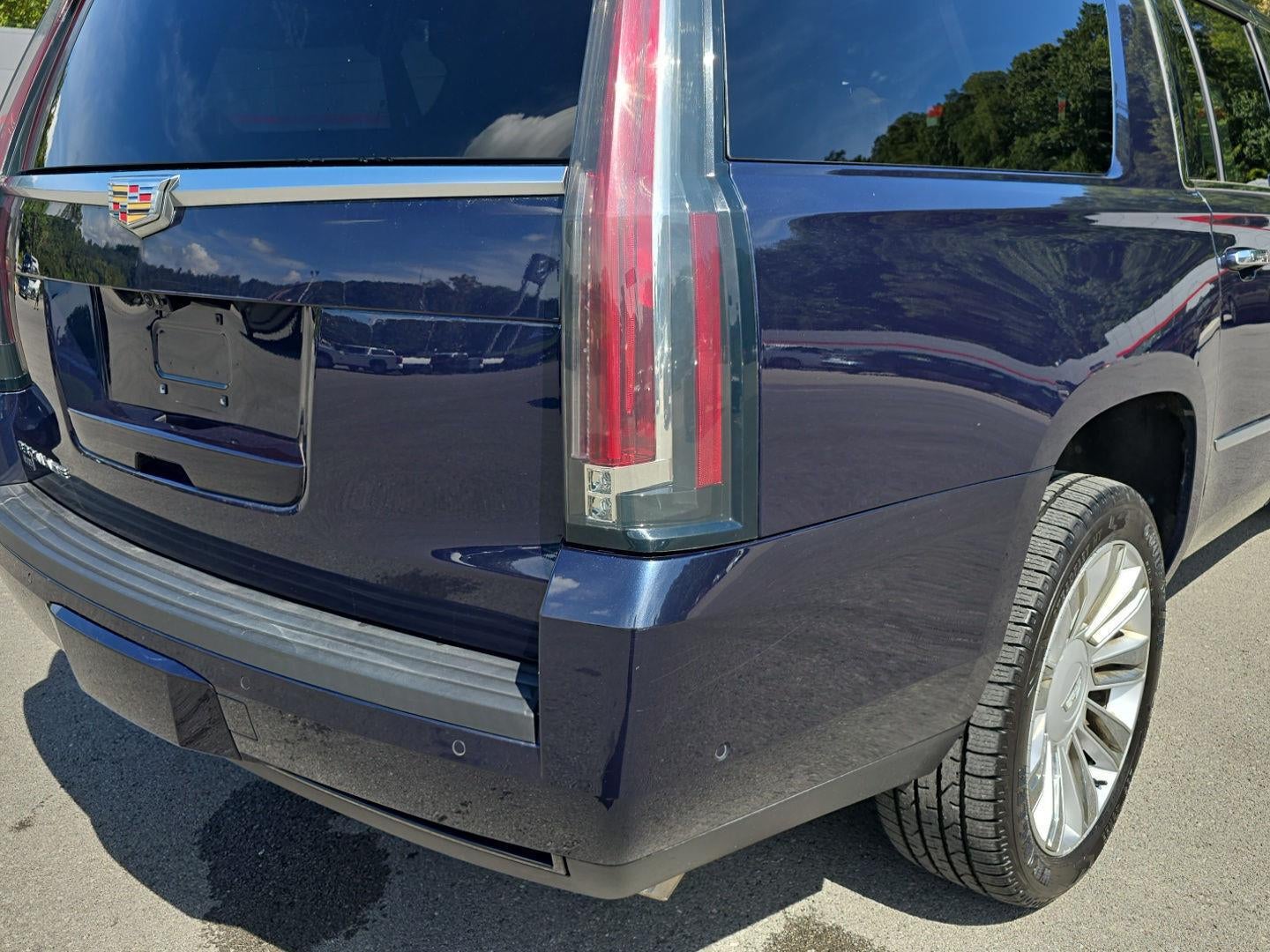 2017 Cadillac Escalade Esv Platinum