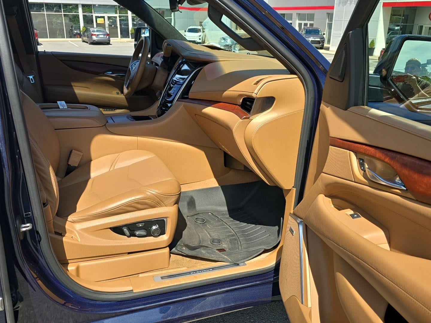 2017 Cadillac Escalade Esv Platinum