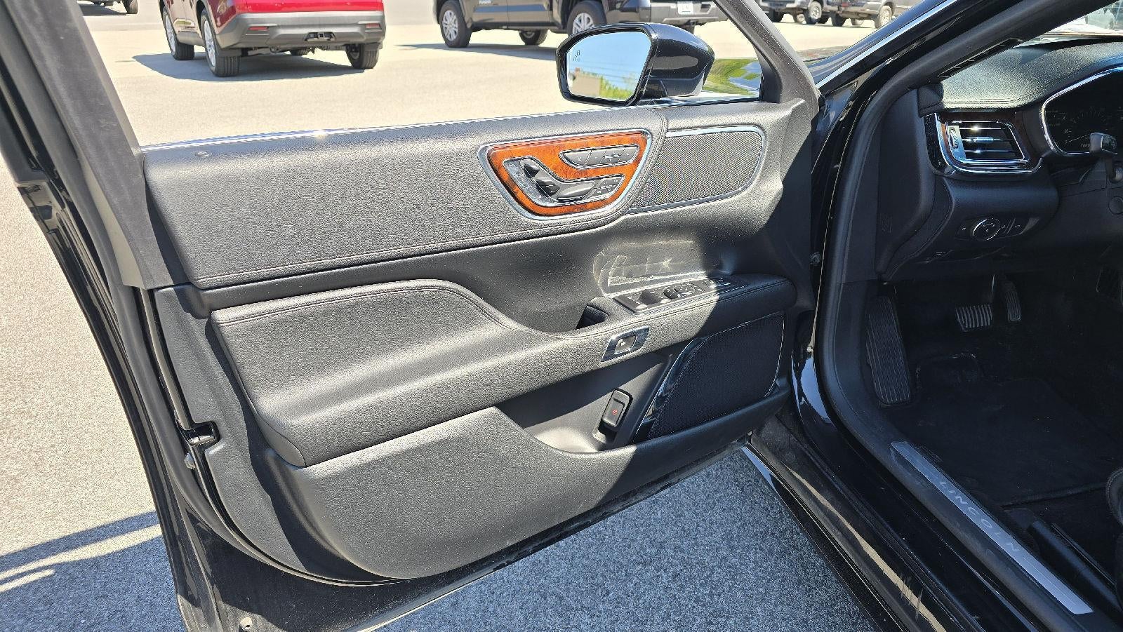 2017 Lincoln Continental Select