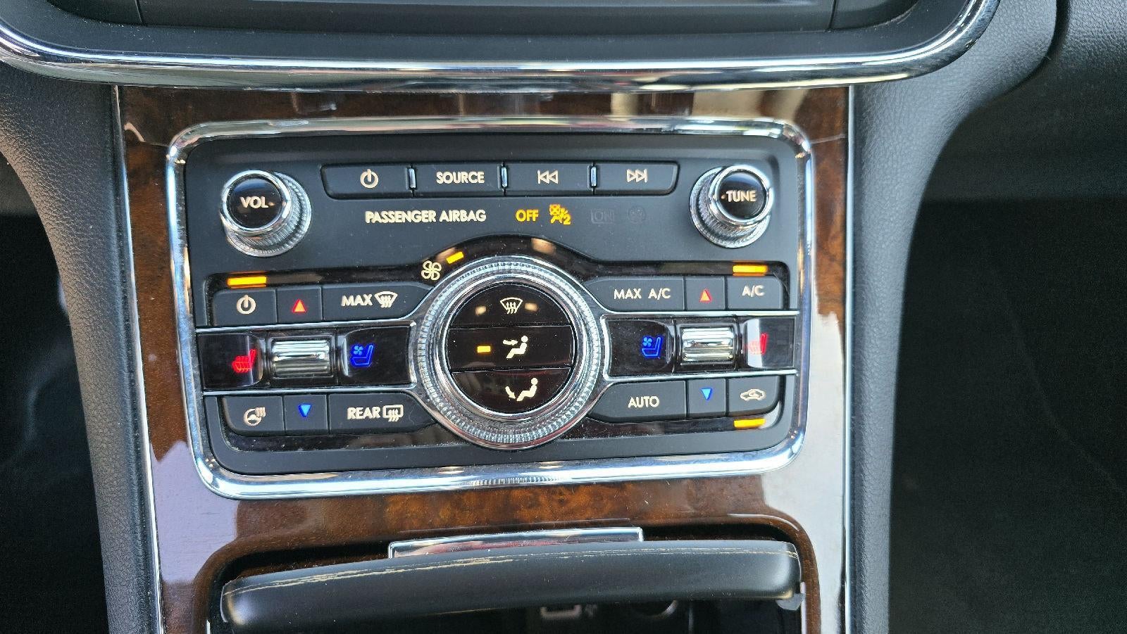 2017 Lincoln Continental Select