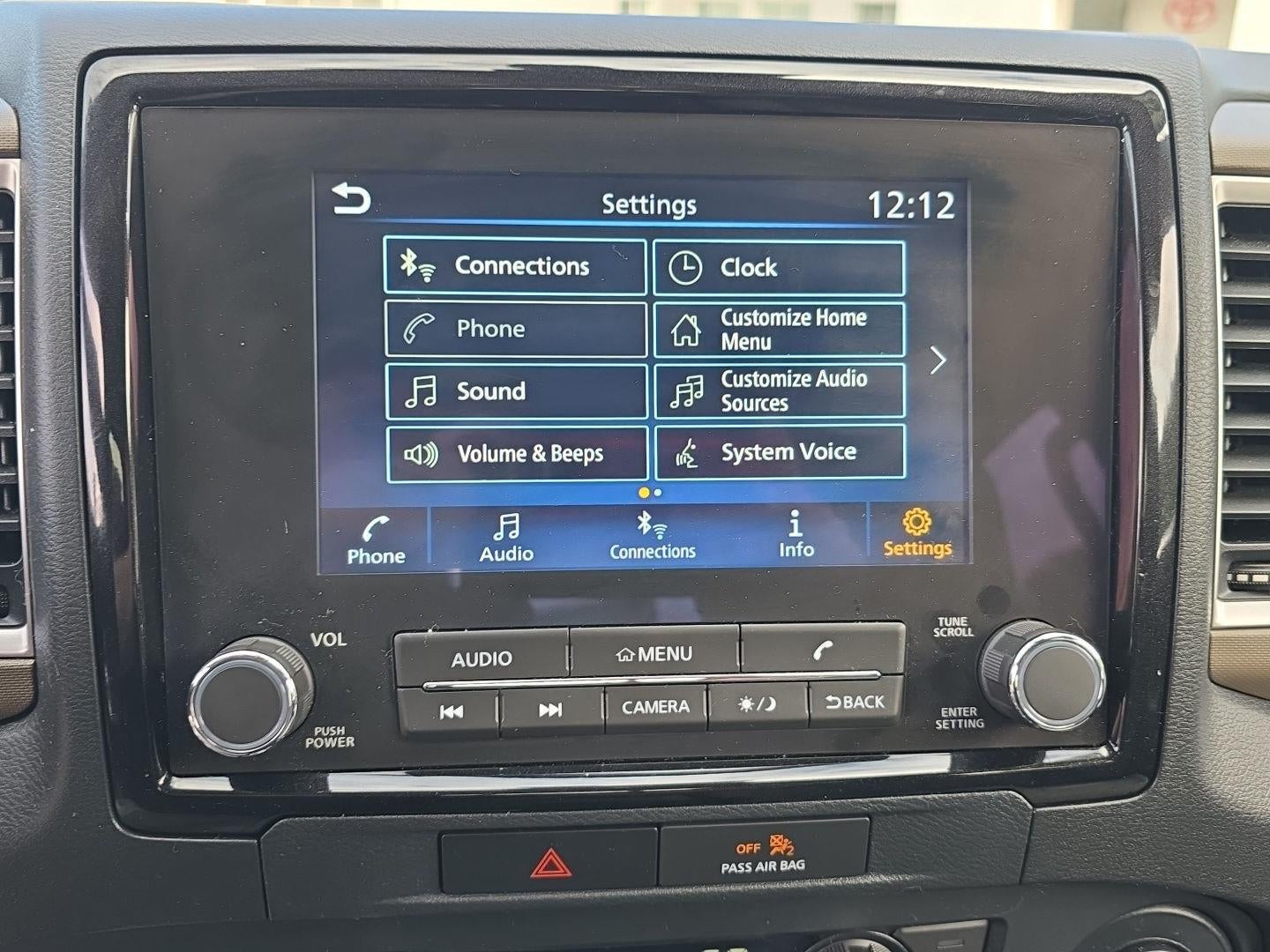 2022 Nissan Frontier SV