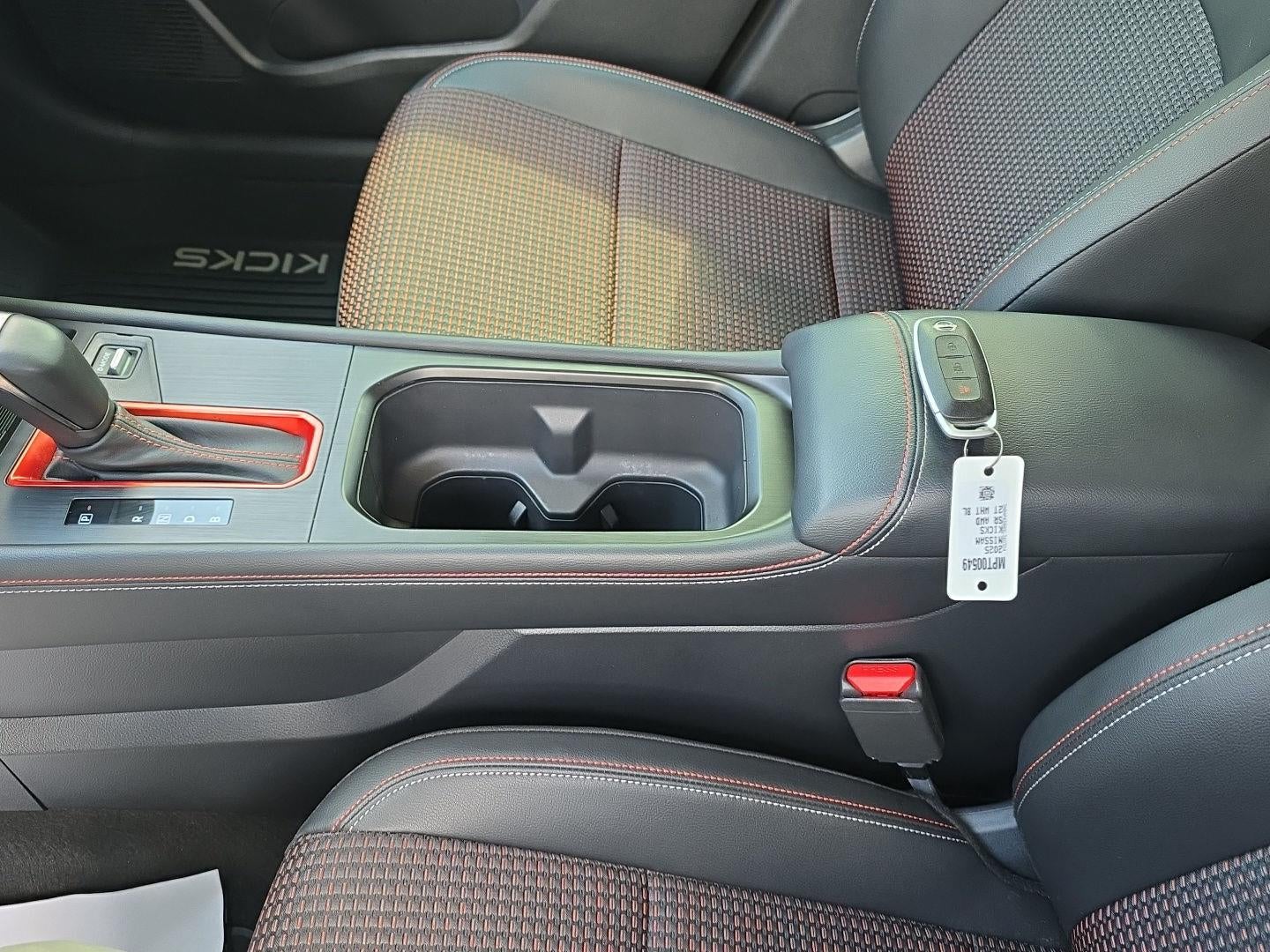 2025 Nissan Kicks SR