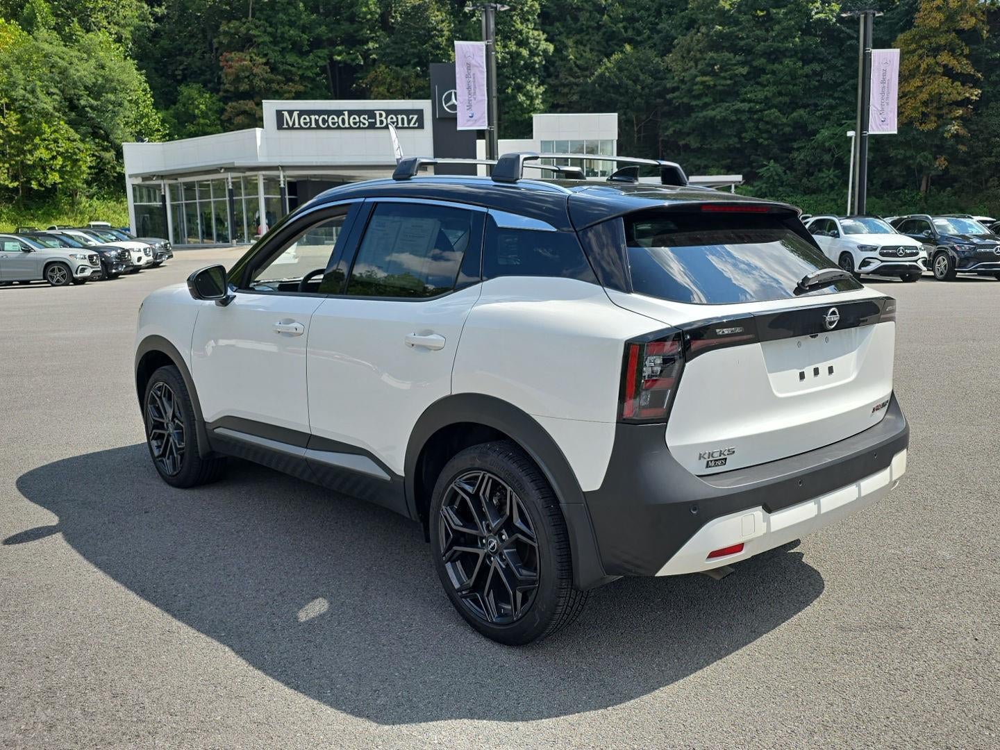 2025 Nissan Kicks SR
