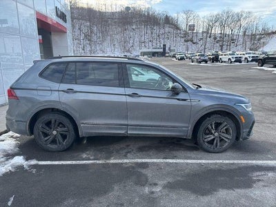2023 Volkswagen Tiguan SE R-Line Black