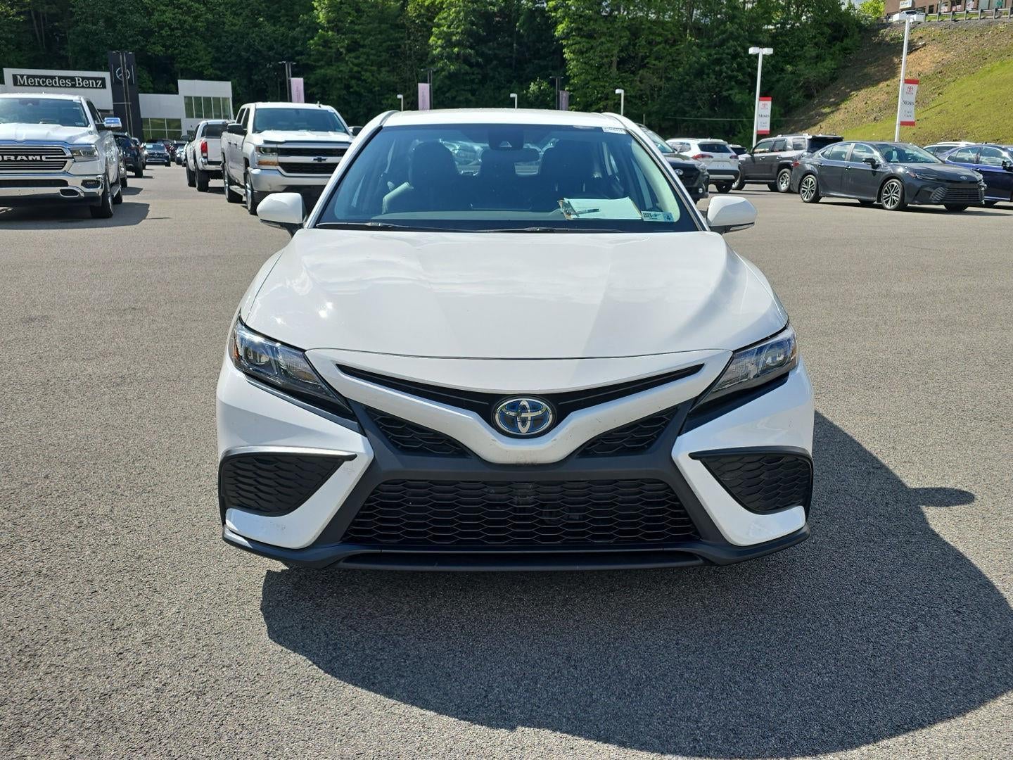 2024 Toyota Camry Hybrid SE