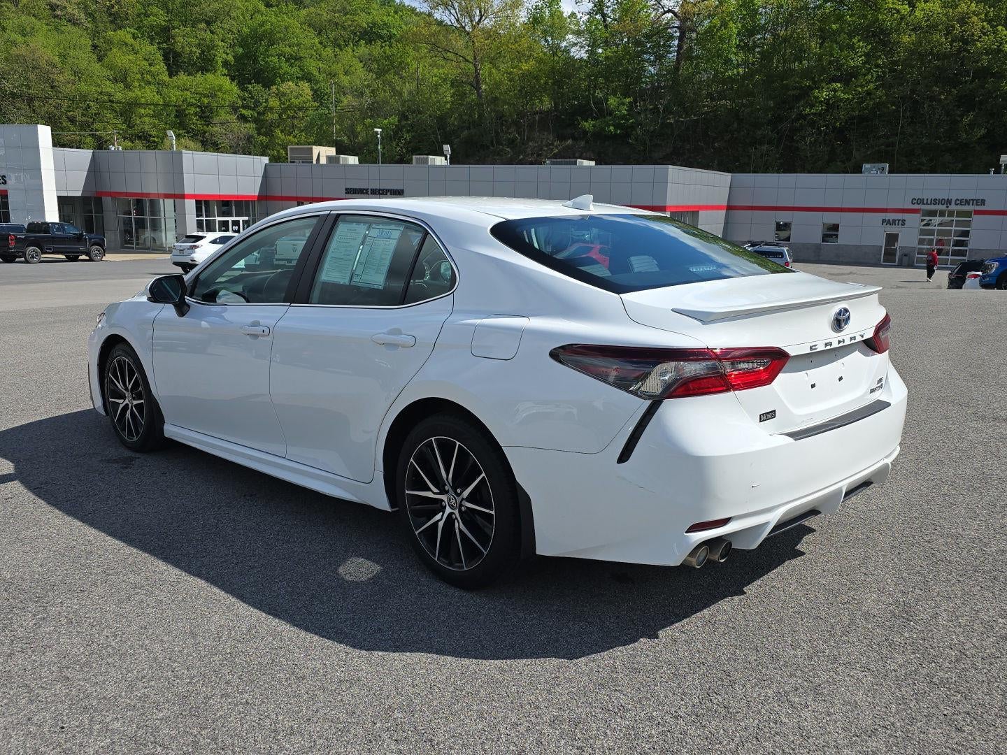 2024 Toyota Camry Hybrid SE