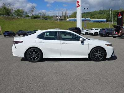 2024 Toyota Camry Hybrid SE