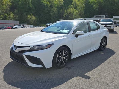 2024 Toyota Camry Hybrid SE