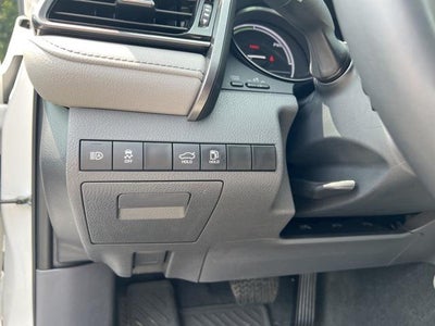 2023 Toyota Camry Hybrid SE