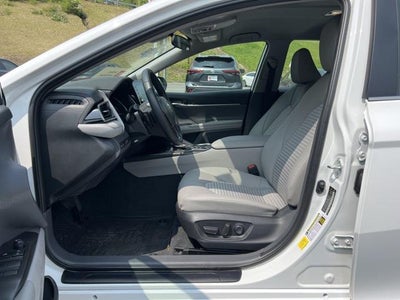 2023 Toyota Camry Hybrid SE