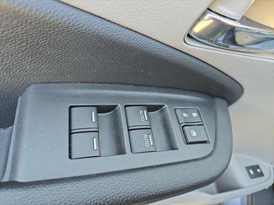 2022 Honda Pilot Touring w/Rear Captain's Chairs