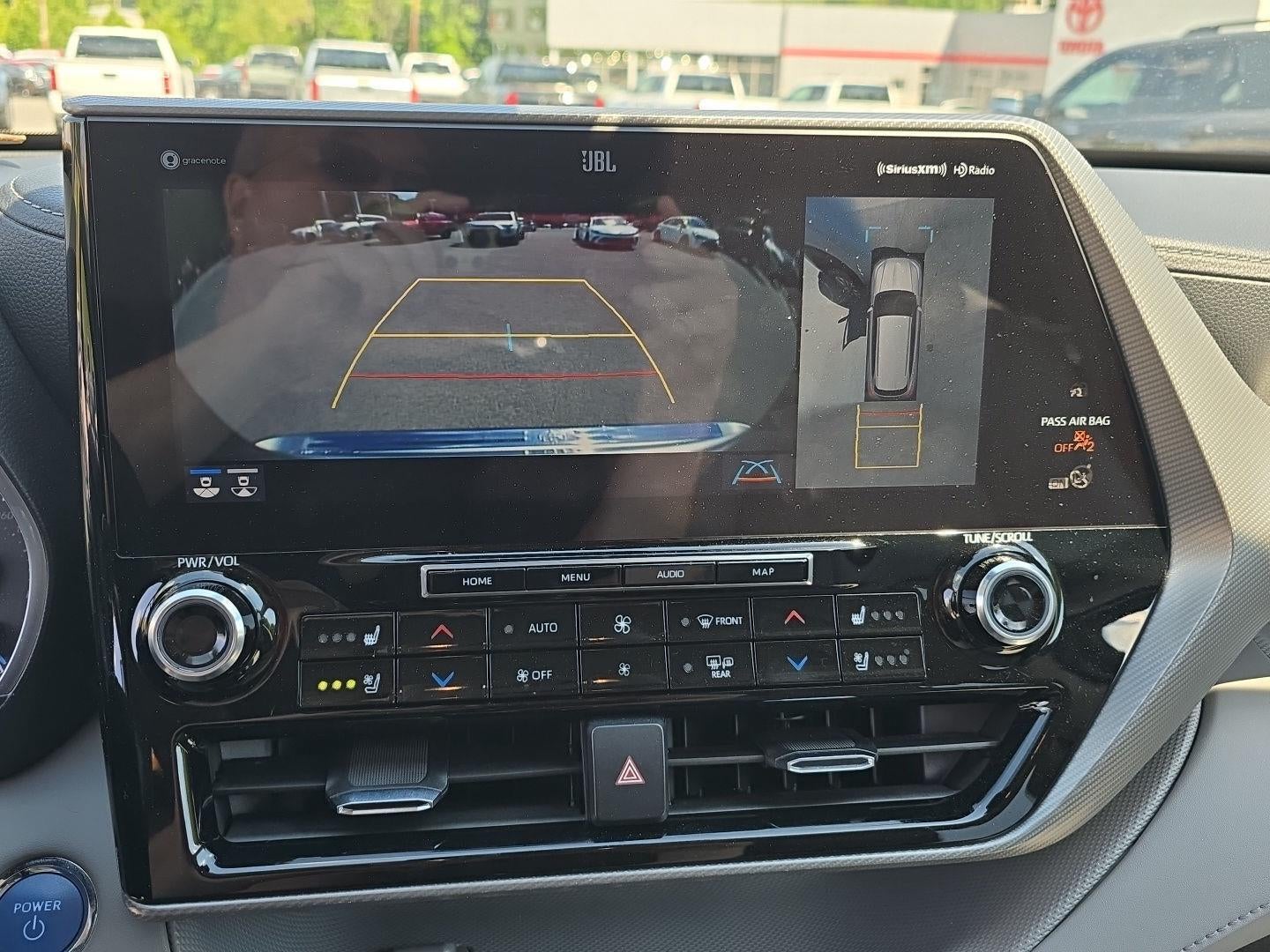 2022 Toyota Highlander Hybrid Platinum