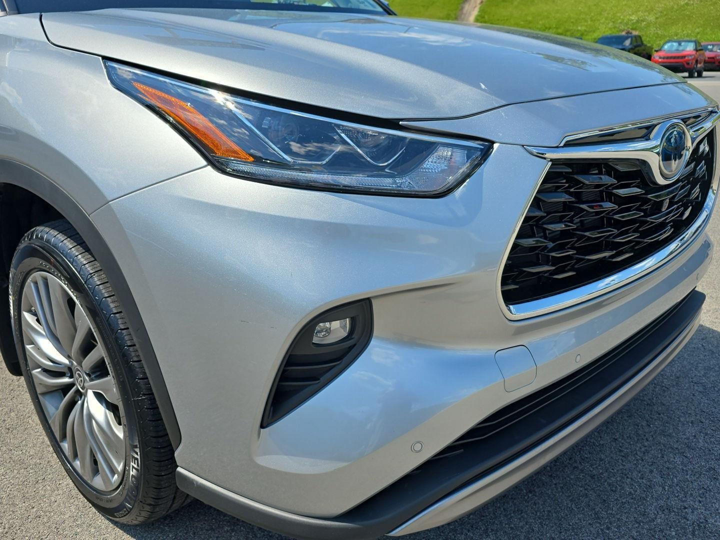 2022 Toyota Highlander Hybrid Platinum