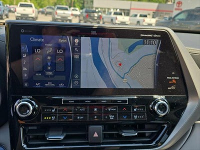2022 Toyota Highlander Hybrid Platinum