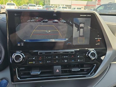 2022 Toyota Highlander Hybrid Platinum
