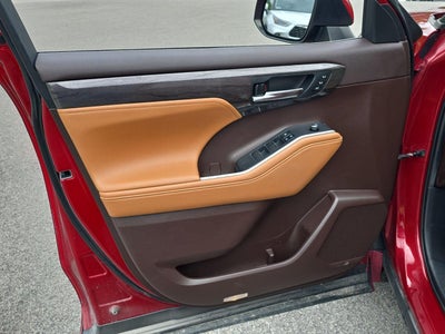 2020 Toyota Highlander Hybrid Platinum