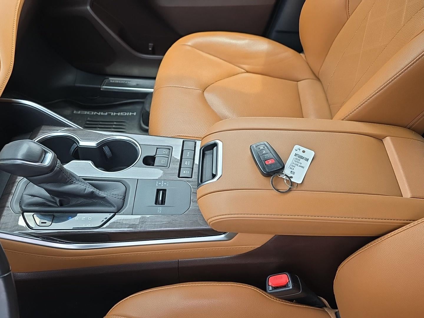 2020 Toyota Highlander Hybrid Platinum