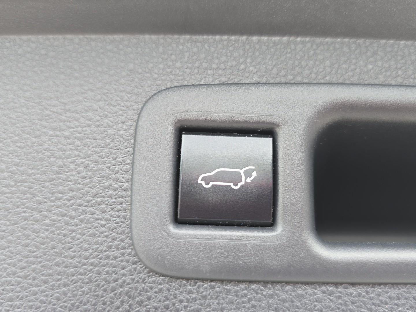 2020 Toyota Highlander Hybrid Platinum