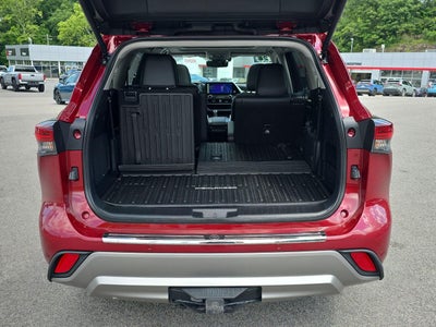 2026 Toyota Highlander Hybrid Platinum