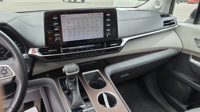 2021 Toyota Sienna XLE