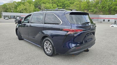 2021 Toyota Sienna XLE