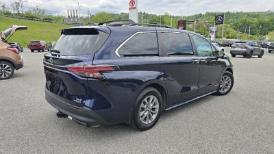 2021 Toyota Sienna XLE
