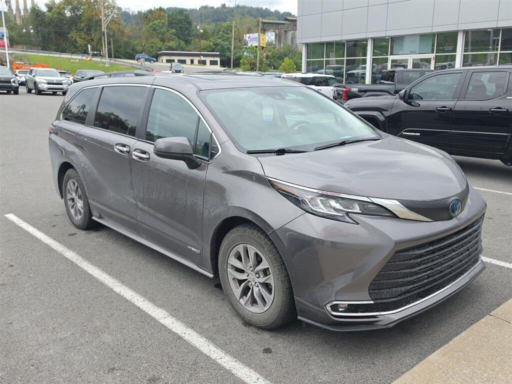 2021 Toyota Sienna XLE 7-Passenger