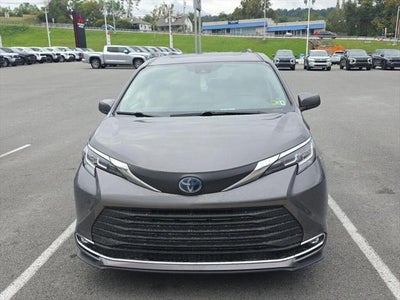2021 Toyota Sienna XLE 7-Passenger