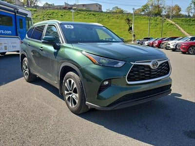 2025 Toyota Highlander Hybrid XLE