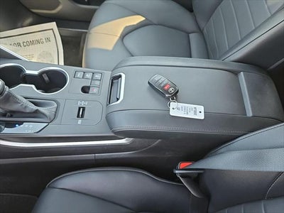 2025 Toyota Highlander Hybrid XLE