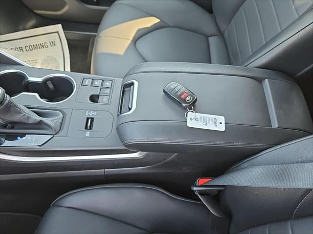 2025 Toyota Highlander Hybrid XLE