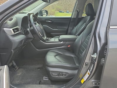 2023 Toyota Highlander Hybrid XLE
