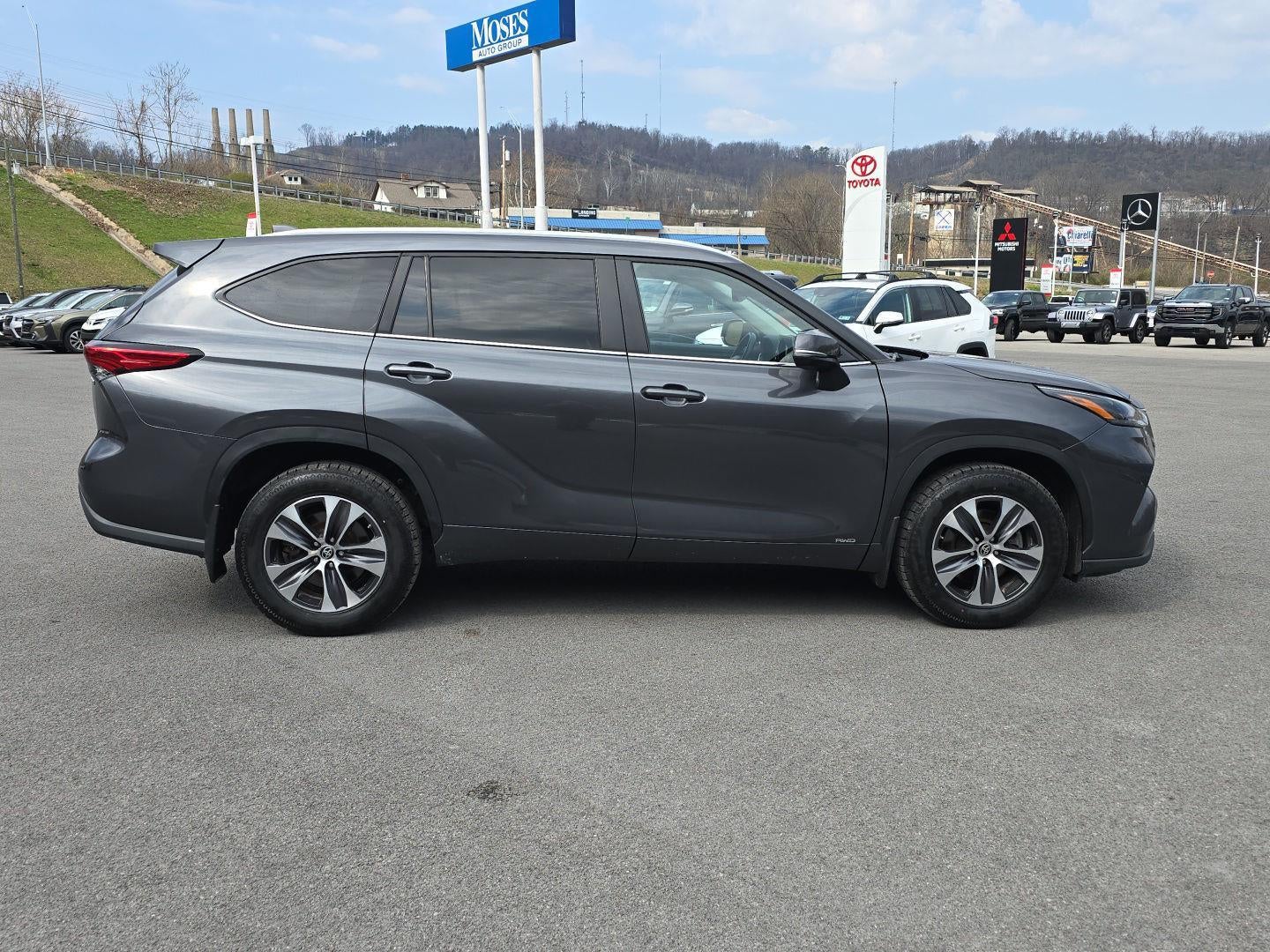 2023 Toyota Highlander Hybrid XLE