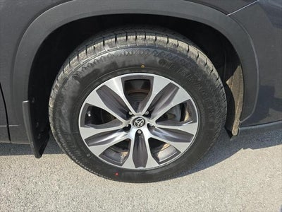 2023 Toyota Highlander Hybrid XLE