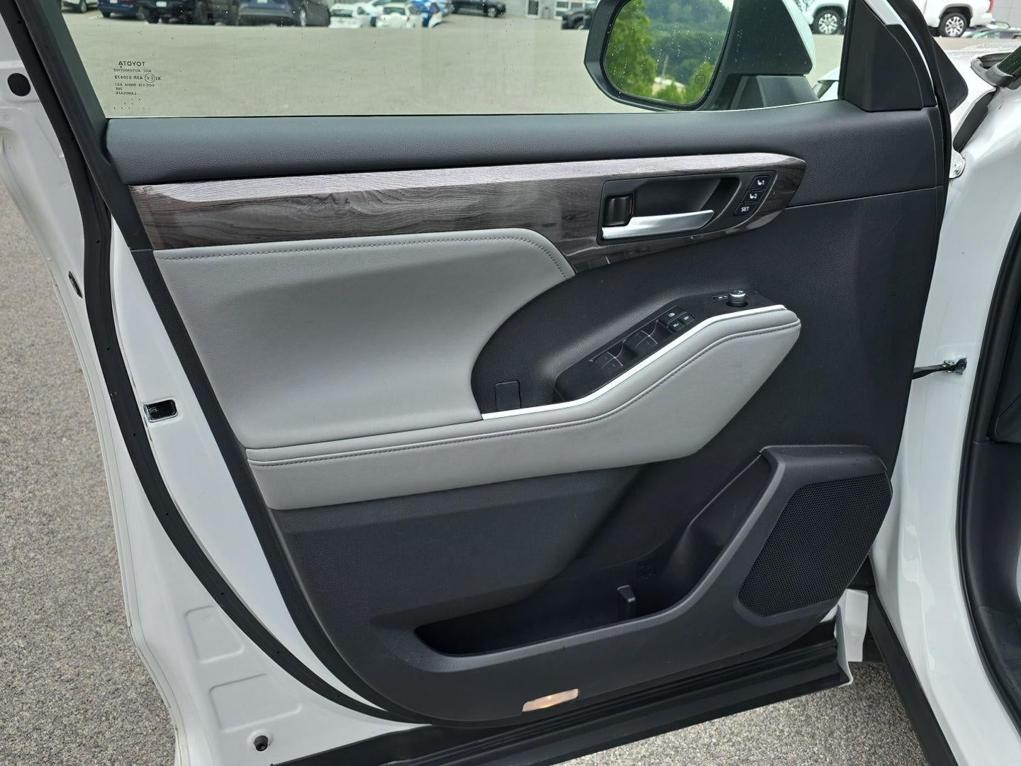 2023 Toyota Highlander Platinum