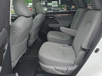 2023 Toyota Highlander Platinum