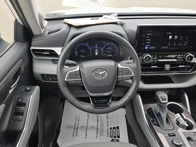 2023 Toyota Highlander Platinum