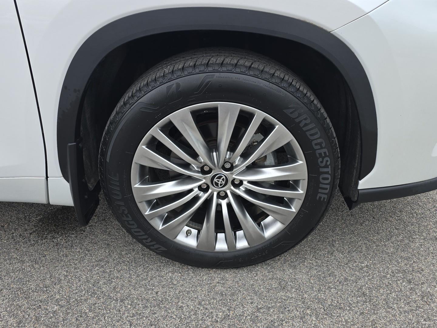 2023 Toyota Highlander Platinum