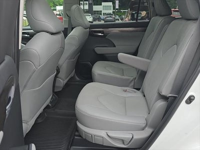 2023 Toyota Highlander Platinum