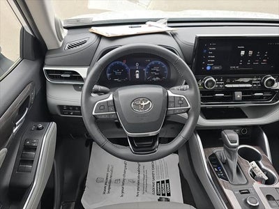 2023 Toyota Highlander Platinum